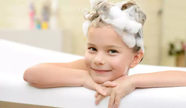 علاج تساقط الشعر عند البنات الصغار - مكتوبة