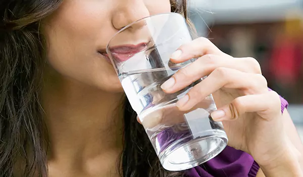 متى تظهر نتائج شرب الماء على البشرة
