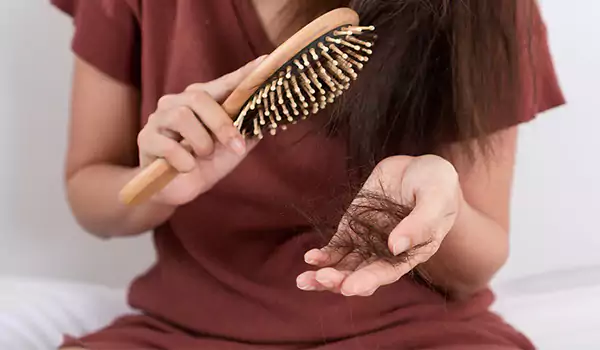 أسباب تساقط الشعر