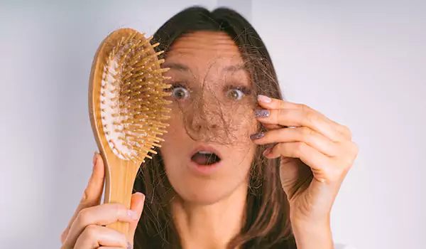 خرافات شائعة حول الشامبو وتساقط الشعر