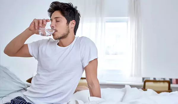 فوائد شرب الماء على الريق - مكتوبة