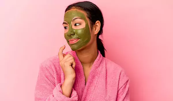 25. قناع حبوب الوجه بالشاي الأخضر