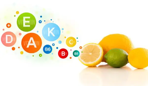 هل نقص الفيتامينات يسبب تشقق الشفاه؟ الفيتامينات المسؤولة عن تشقق الشفاه