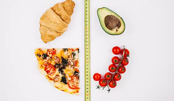 12 من أفضل الفواكه التي تحرق الدهون بسرعة علمياً الفواكه التي تحرق الدهون