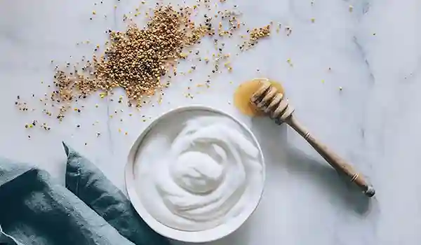 طريقة تحضير ماسك الخميرة والزبادي لحب الشباب