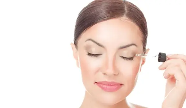 علاج تساقط الرموش طبيعياً بمكونات تقوي الرموش علاج تساقط الرموش بالزيوت