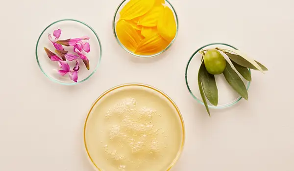 وصفات طبيعية لتنظيف الوجه من الدهون والأوساخ