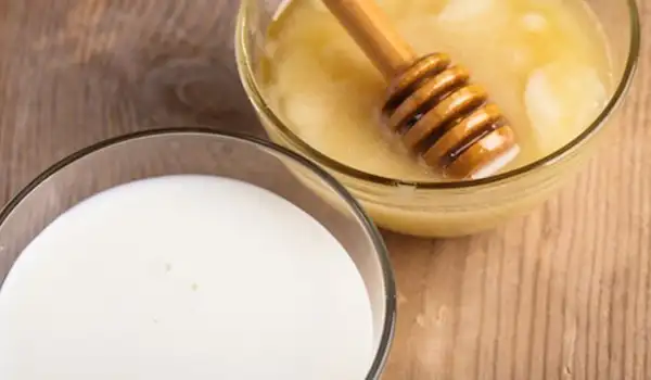 تنظيف الوجه بالحليب: السر الطبيعي لتنظيف وترطيب عميق ماسك العسل والحليب لتنظيف البشرة وتغذيتها